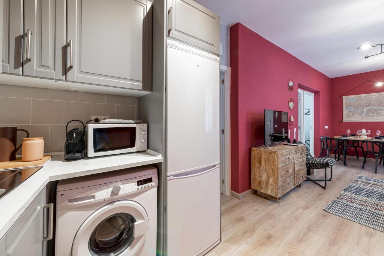 3 Bedrooms 1 Bathroom Furnished - Lavapies- Mintystay Madrid Eksteriør billede