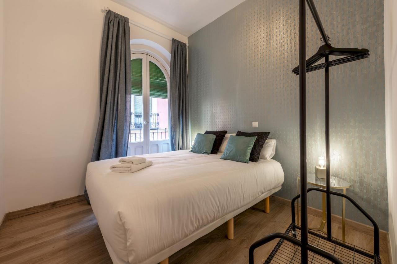 3 Bedrooms 1 Bathroom Furnished - Lavapies- Mintystay Madrid Eksteriør billede