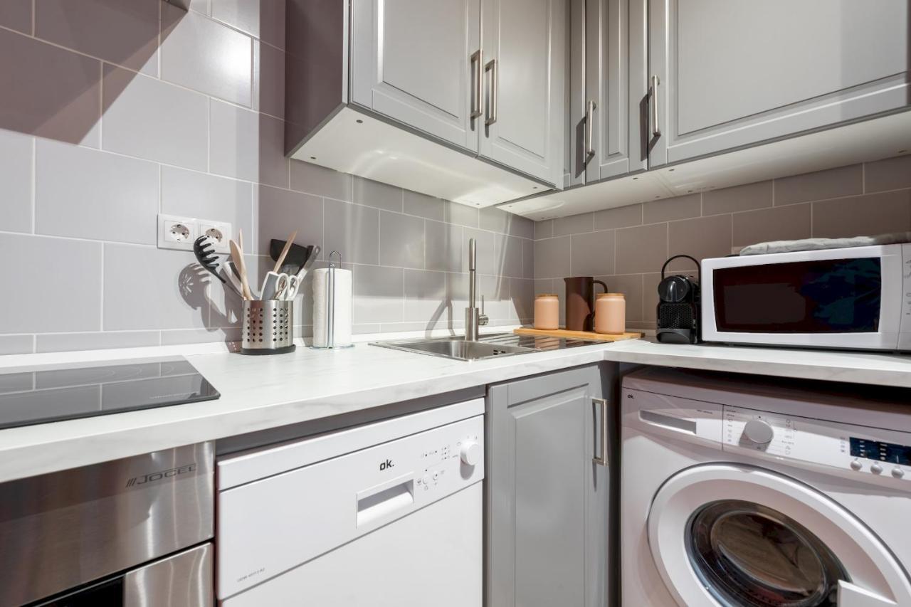 3 Bedrooms 1 Bathroom Furnished - Lavapies- Mintystay Madrid Eksteriør billede