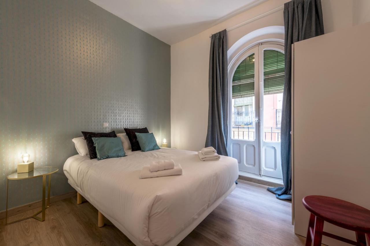 3 Bedrooms 1 Bathroom Furnished - Lavapies- Mintystay Madrid Eksteriør billede
