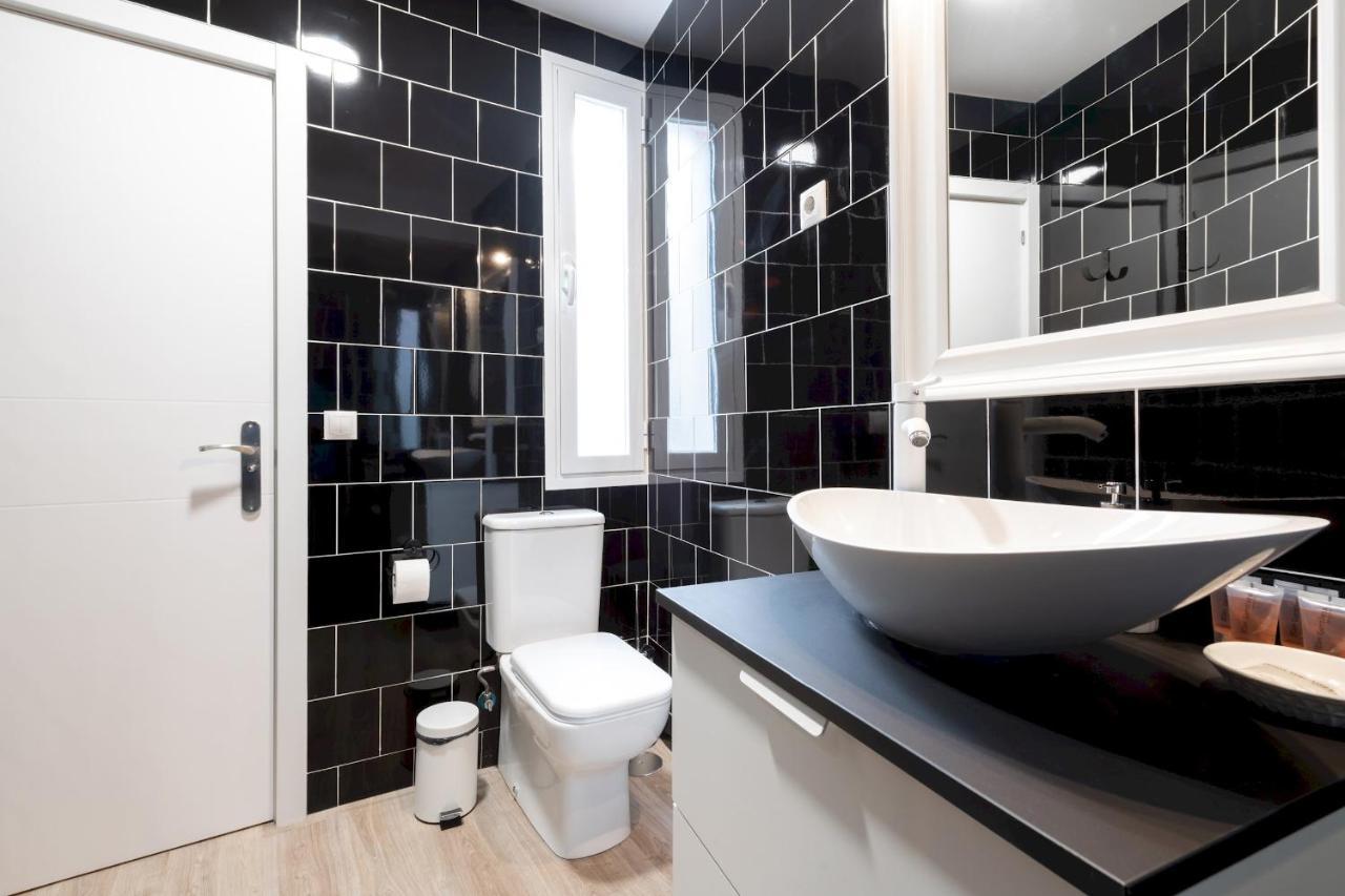 3 Bedrooms 1 Bathroom Furnished - Lavapies- Mintystay Madrid Eksteriør billede