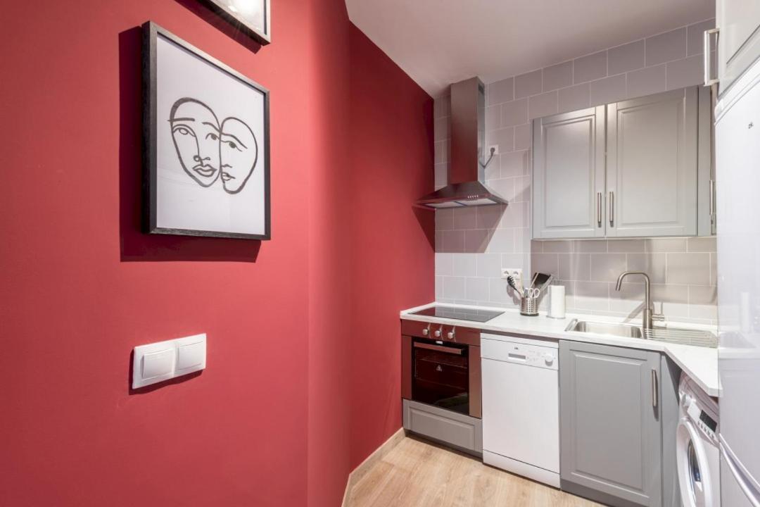 3 Bedrooms 1 Bathroom Furnished - Lavapies- Mintystay Madrid Eksteriør billede